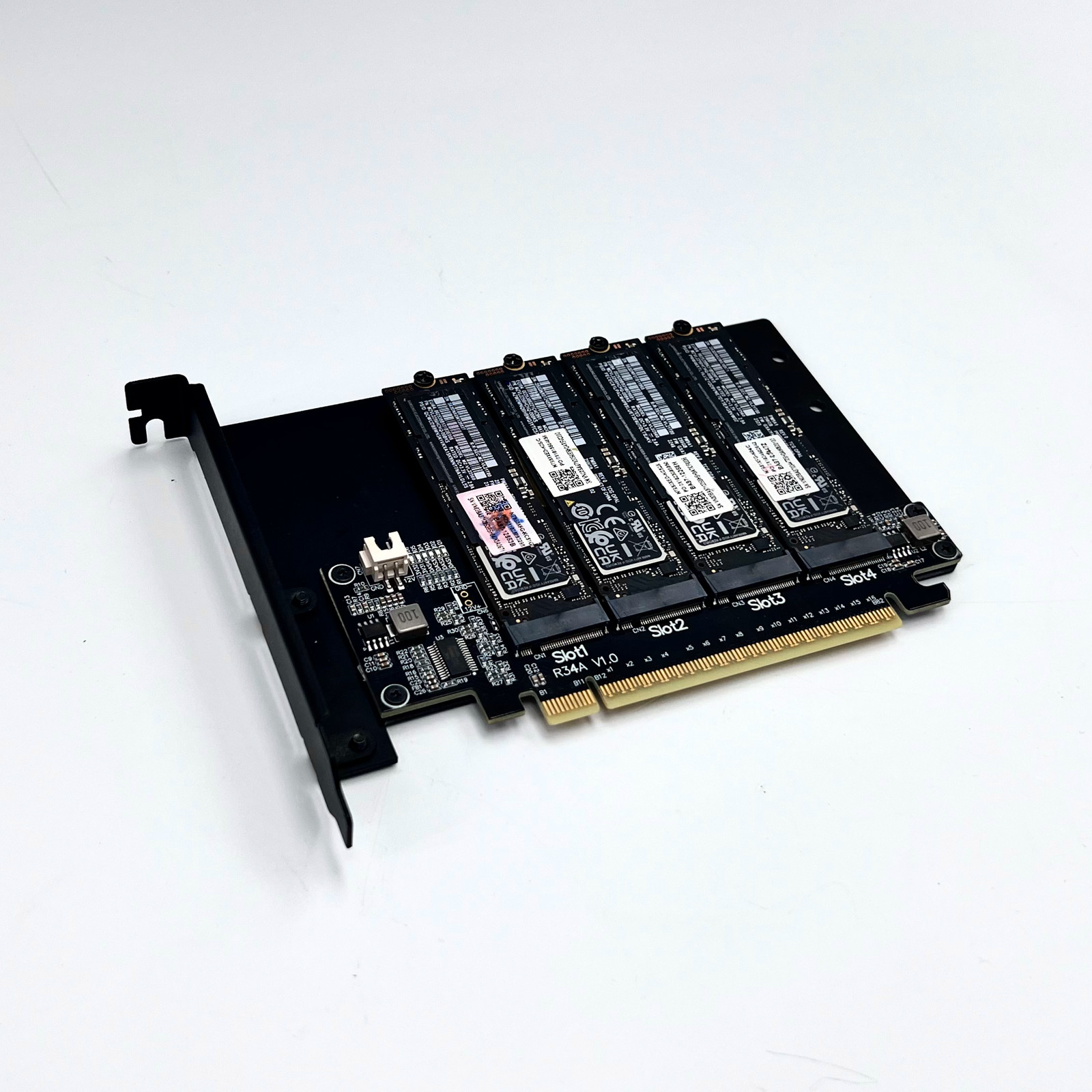 PCIe 5.0 x16 to Quad M.2 NVMe  - Quad M.2 Nvme Pcie Bifurcation Card recension och pris